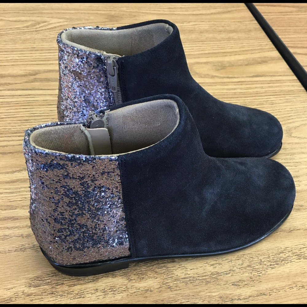 Girls boots